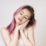 Woman-with-pink-hair-posing