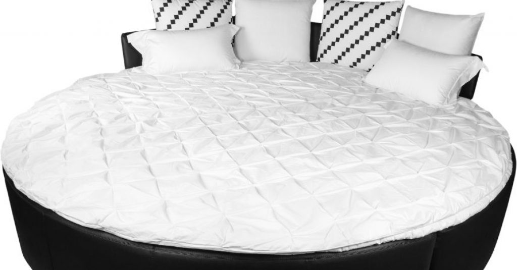 Mattress pad for round bed