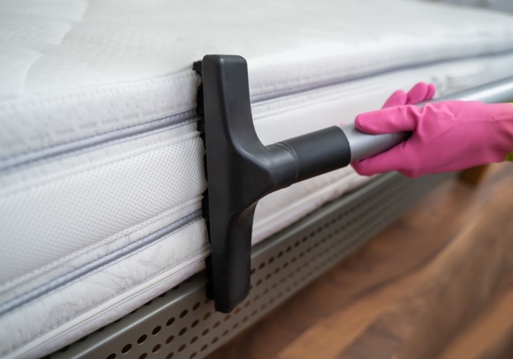 How to clean a latex mattress cover