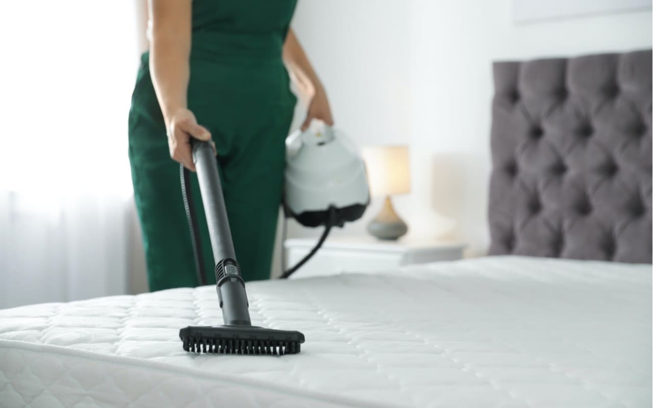 Clean The Mattress With A Cleaning Solution