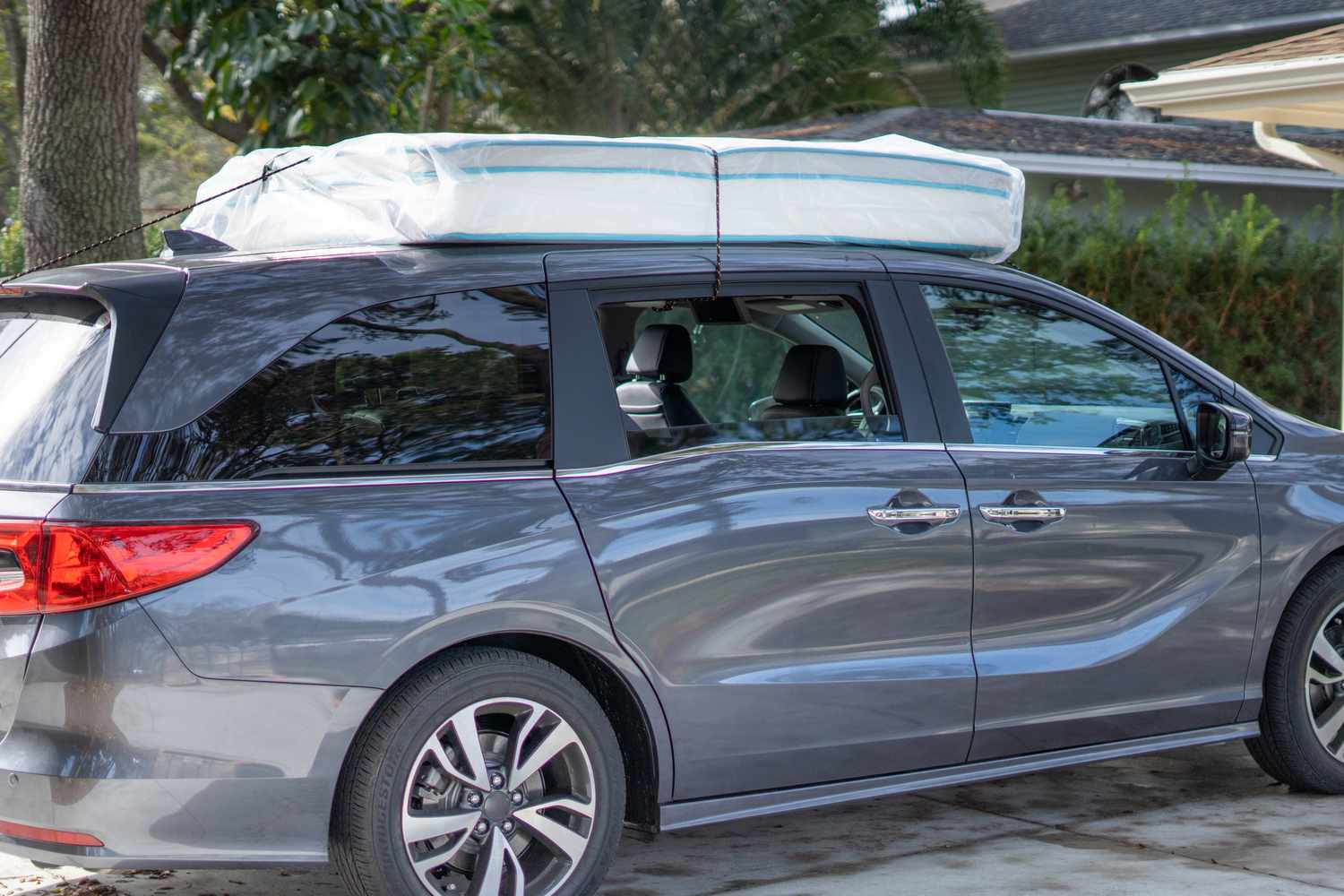 How To Tie A Mattress To The Top Of A Car