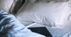 Feather Pillows vs Down Pillows: What’s Good About Them?
